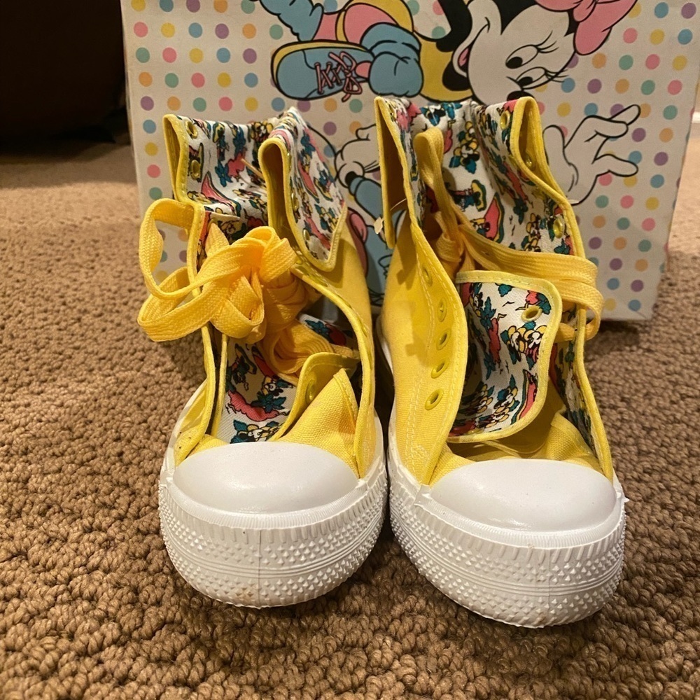 Vintage Mickey & Minnie Mouse X Floral Converse Shoes - Picture 3 of 10